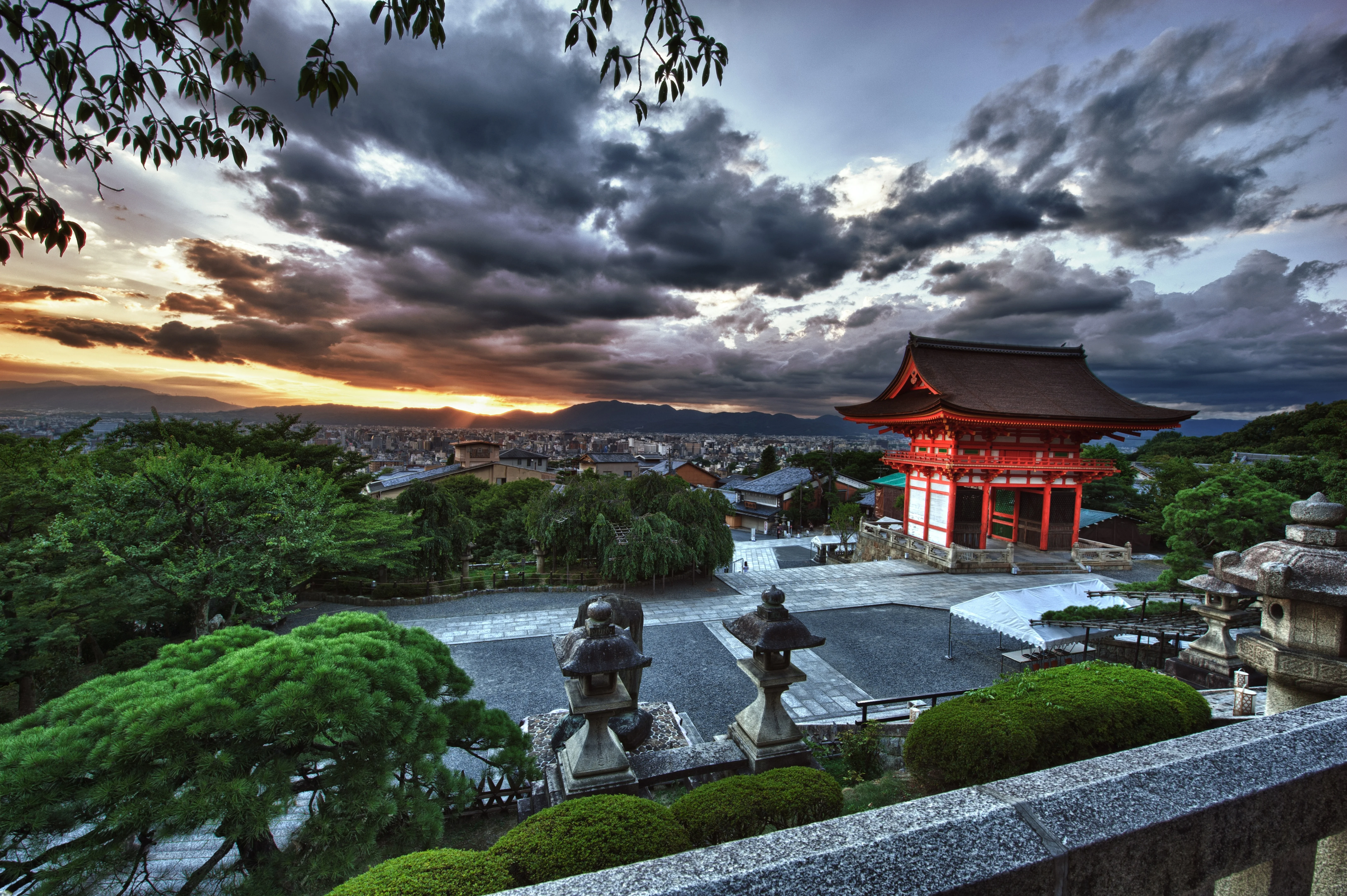 Japan travel - Tokyo temples, Mount Fuji and Japanese culture